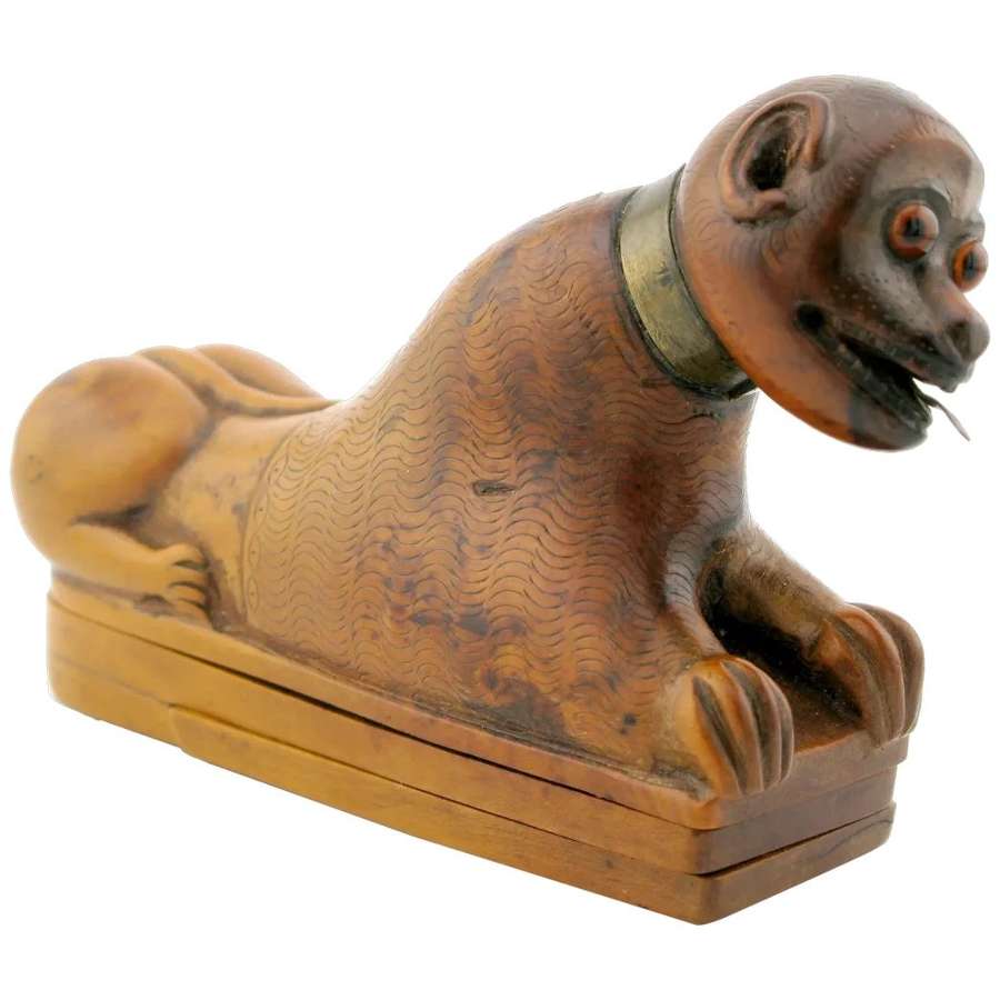 Snuff Boxes, Patch Boxes, Pill Boxes, Vinaigrettes, and Compacts