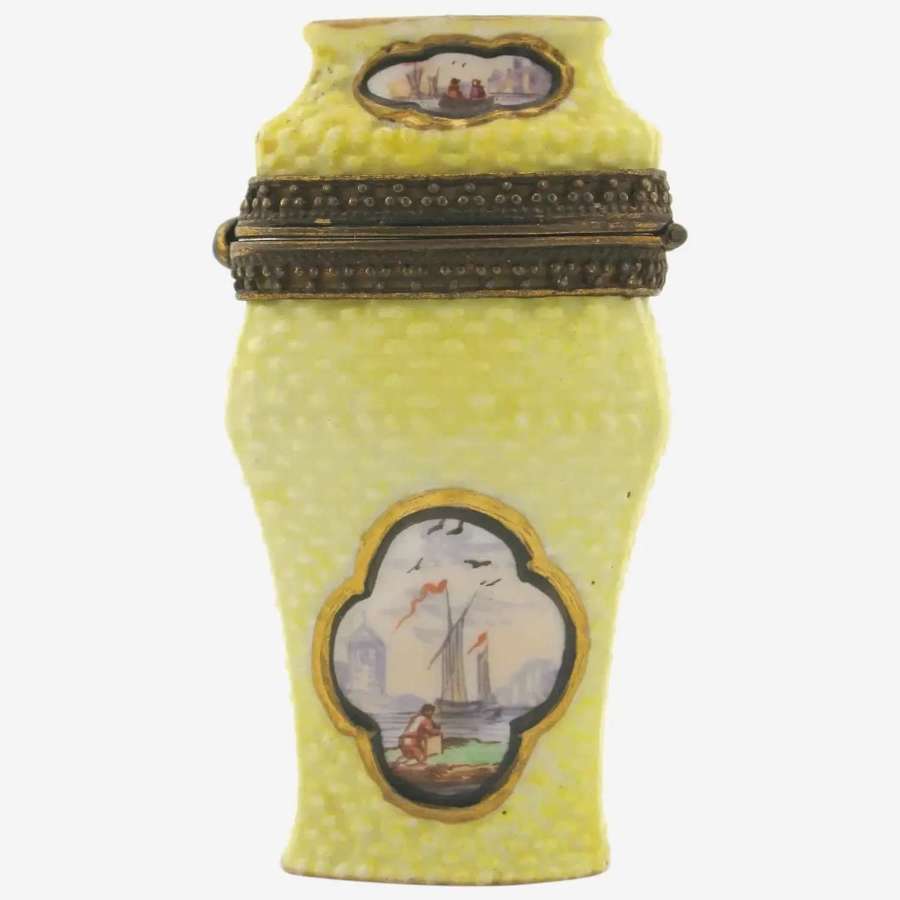A Helena Wolfsohn Meissen-style porcelain etui or needle case
