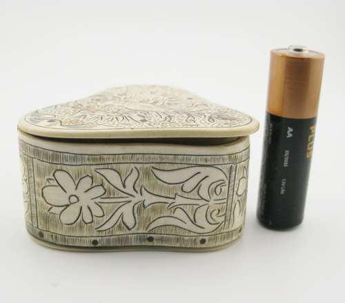 19th-century Tyrol Sterzing horn snuff box