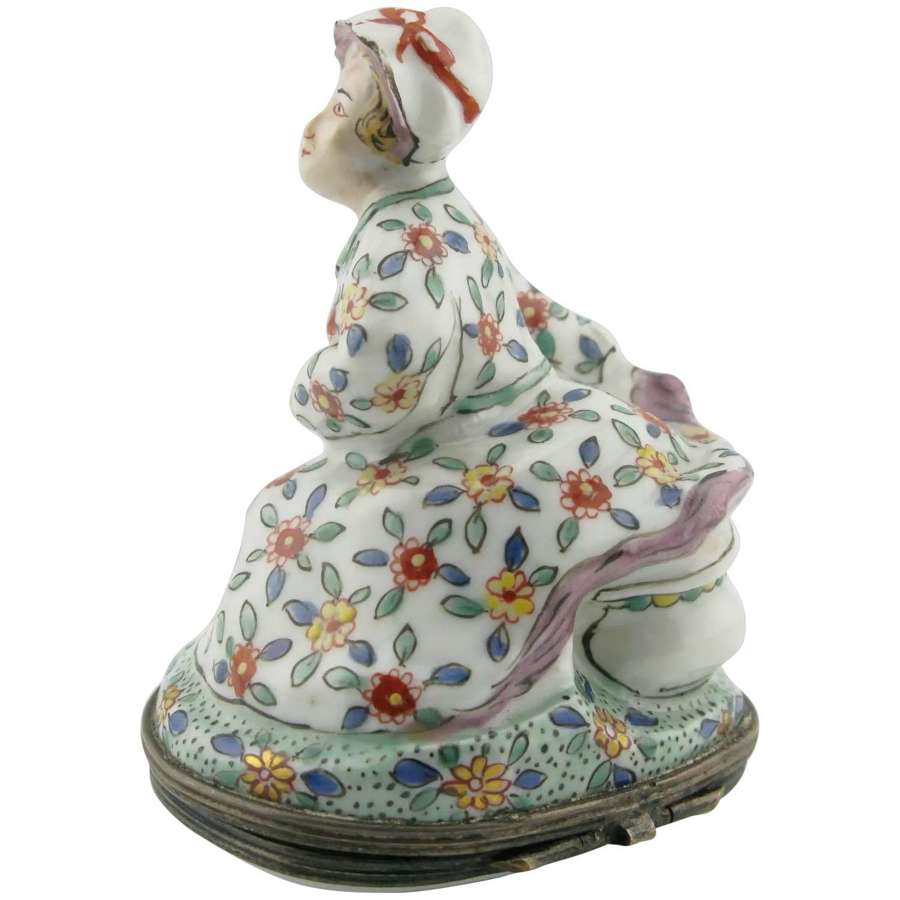 19thC French porcelain Chantilly-style bonbonniere woman chamber pot