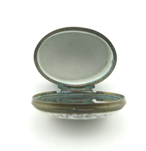 18th century South Staffordshire Bilston enamel patch box