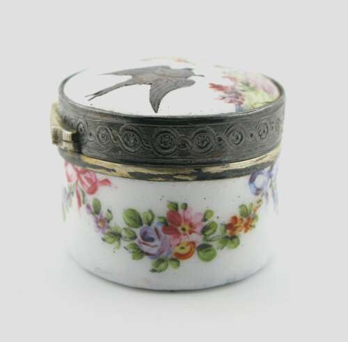 Unusual 18th-century English enamel snuff box