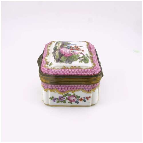 French Samson Hochst style porcelain box